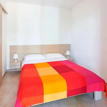 Hotel Camping Cala dei Ginepri Torre Santa Sabina Esterno foto